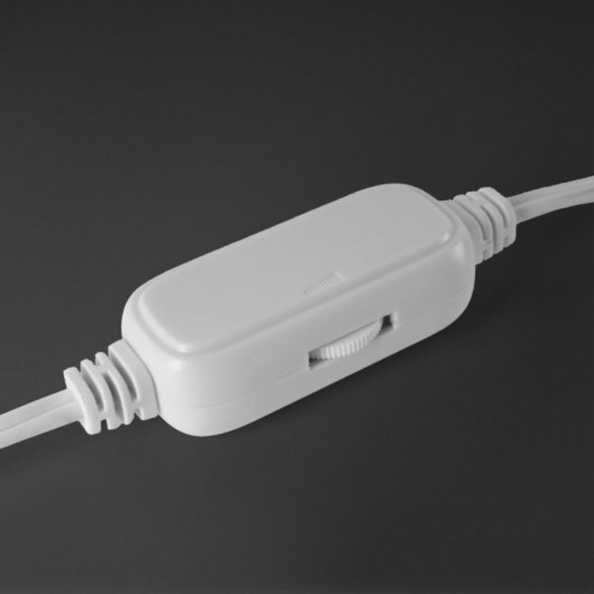 V2H8FE501E11888AB146F50F55B8E7178E5R7790247P3